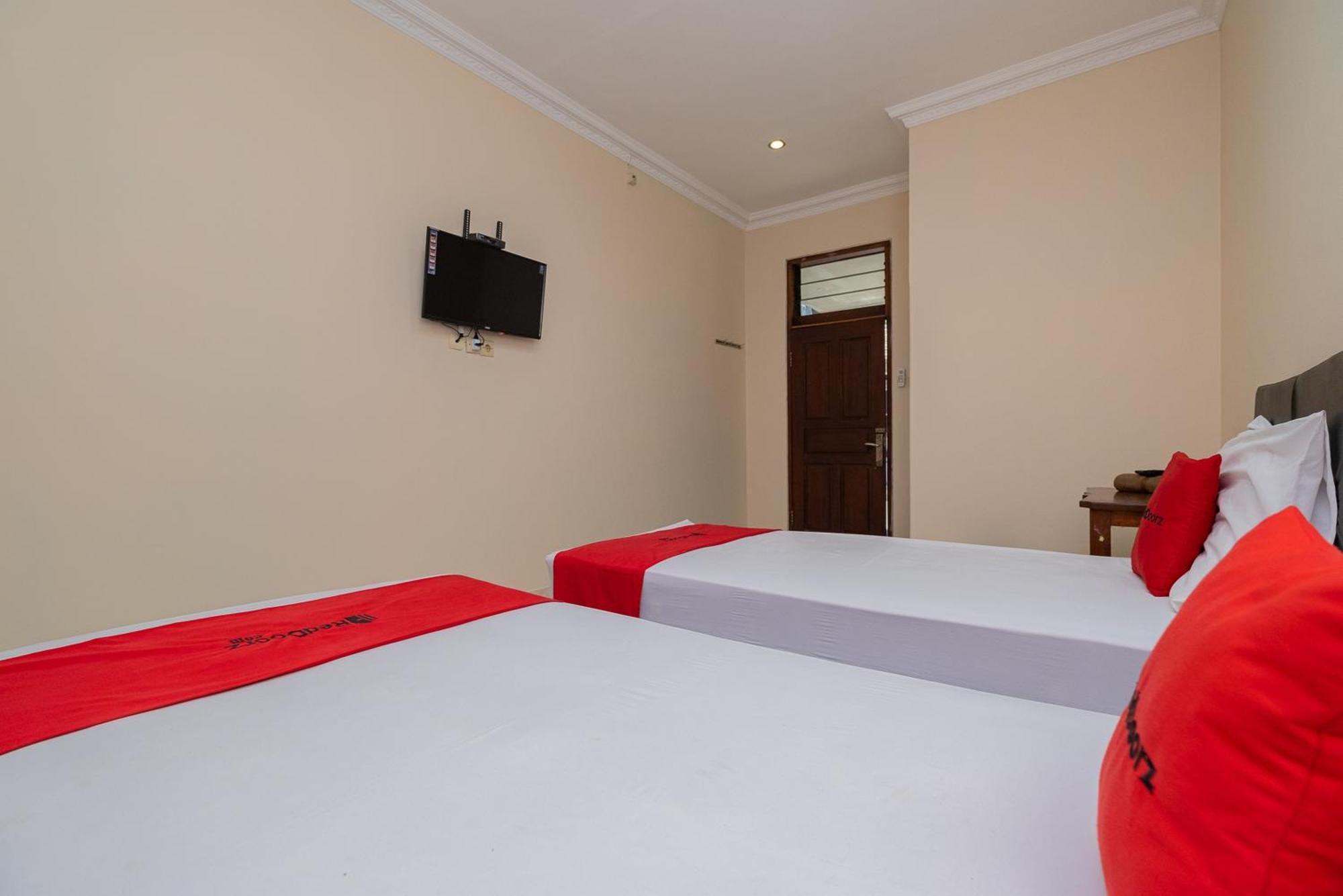 Reddoorz Near Bojonegoro Train Station Otel Dış mekan fotoğraf