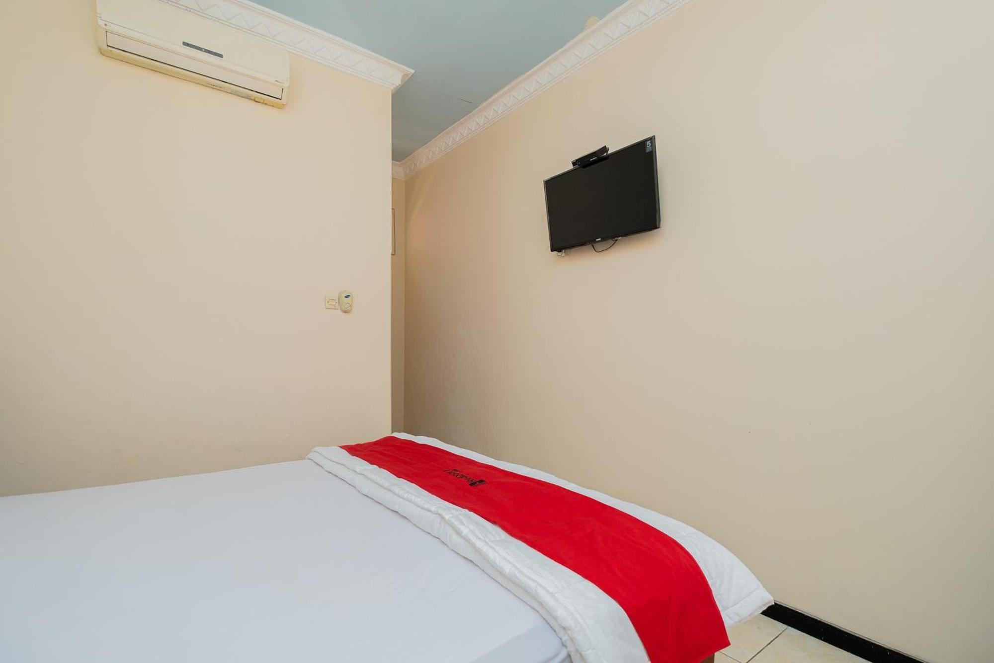 Reddoorz Near Bojonegoro Train Station Otel Dış mekan fotoğraf