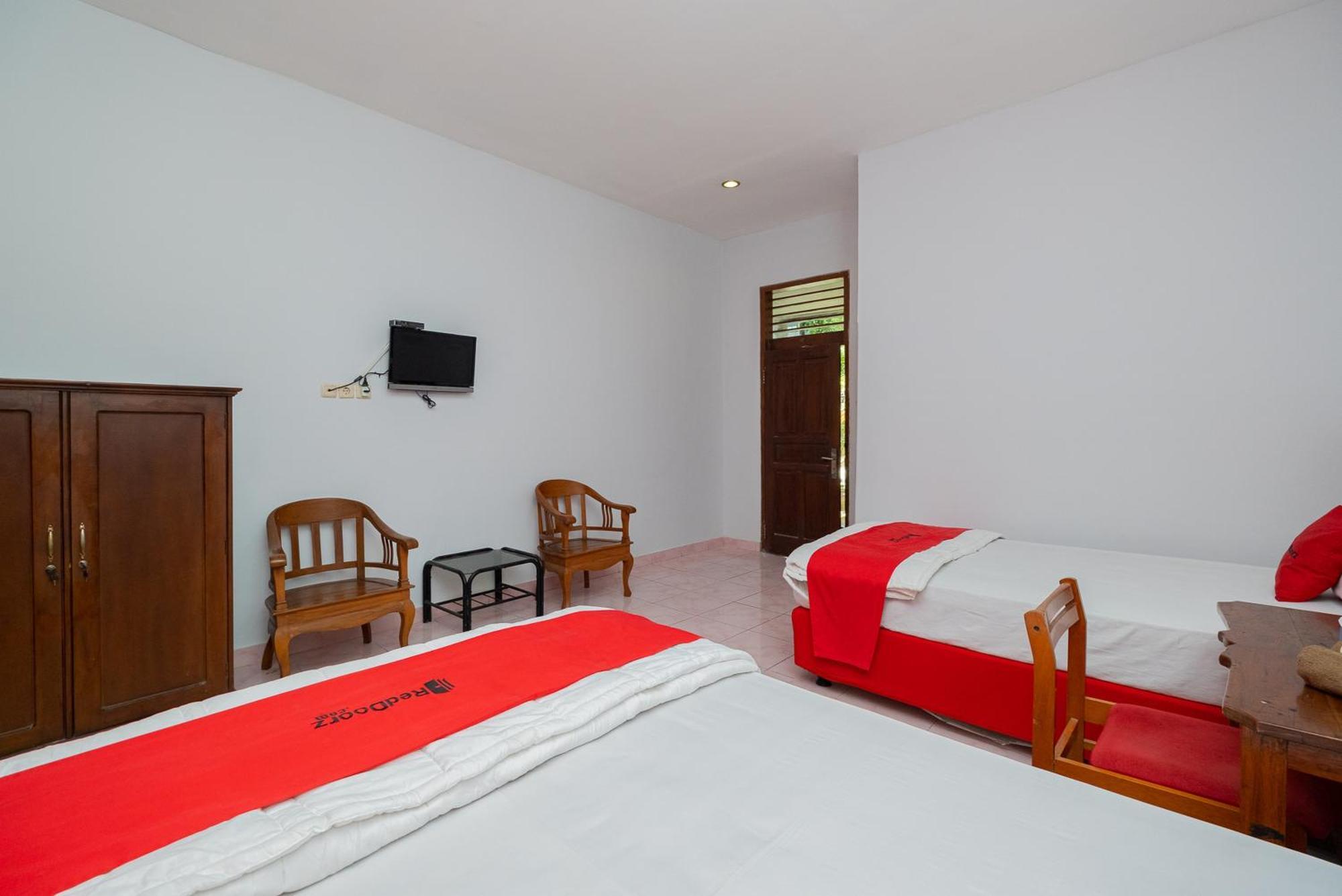 Reddoorz Near Bojonegoro Train Station Otel Dış mekan fotoğraf