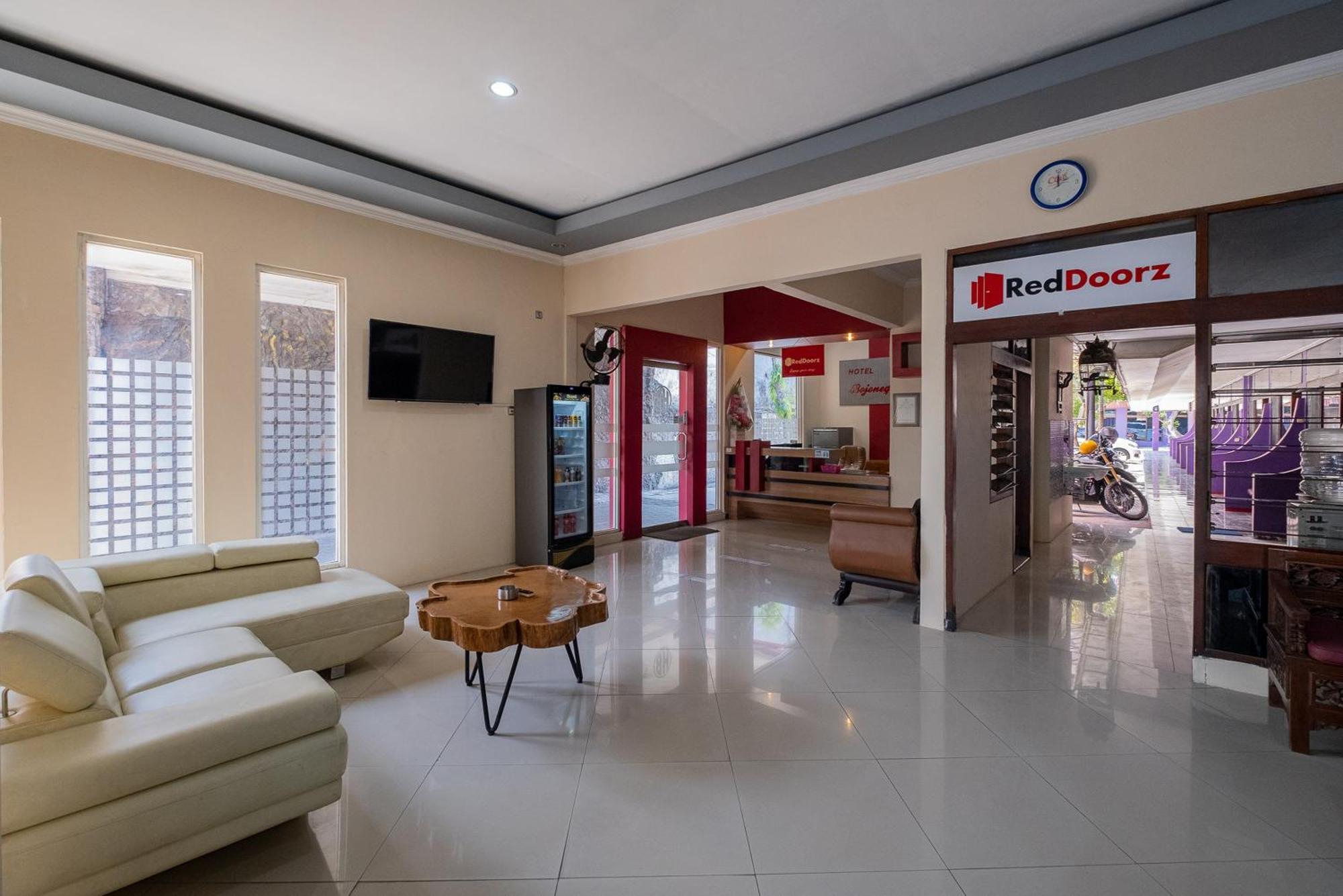 Reddoorz Near Bojonegoro Train Station Otel Dış mekan fotoğraf