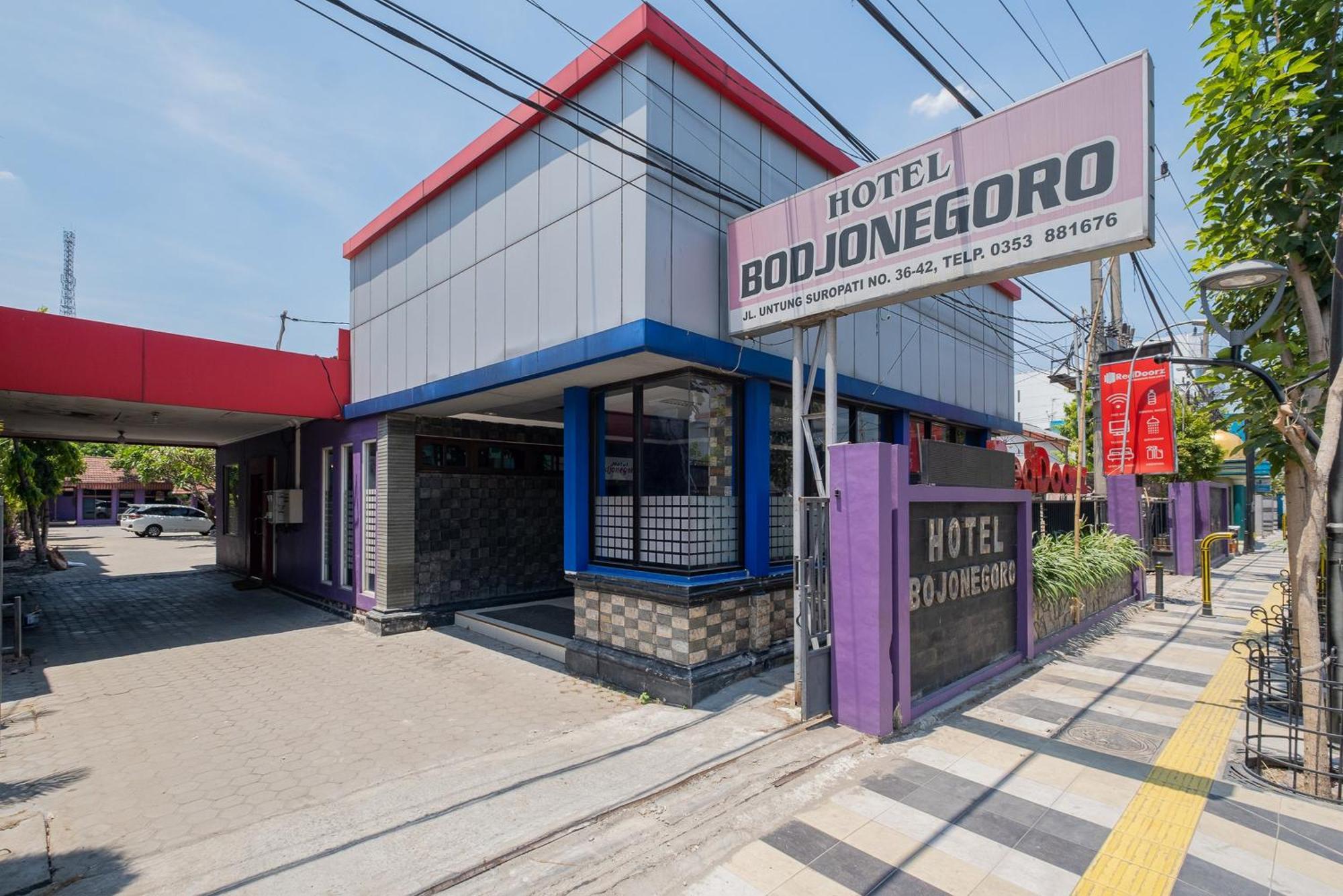 Reddoorz Near Bojonegoro Train Station Otel Dış mekan fotoğraf