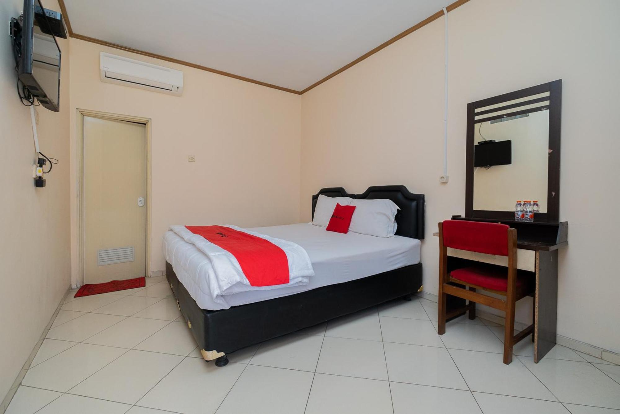 Reddoorz Near Bojonegoro Train Station Otel Dış mekan fotoğraf